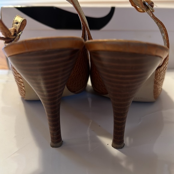 NINE WEST, gold sling back heels - Picture 3 of 4